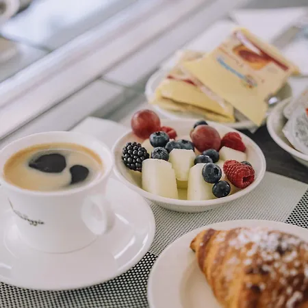 Luxury Italian House بيت ضيافة رو