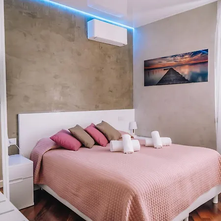 Luxury Italian House بيت ضيافة *
